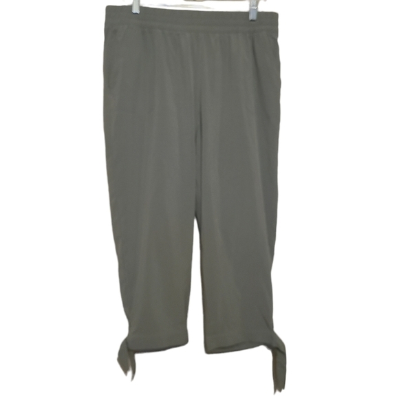 T by Talbots | Green Athleisure Pants (Size Large Petite) - Picture 1 of 8